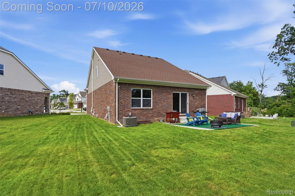 11789 Hines Place Drive Livonia City MI 48150