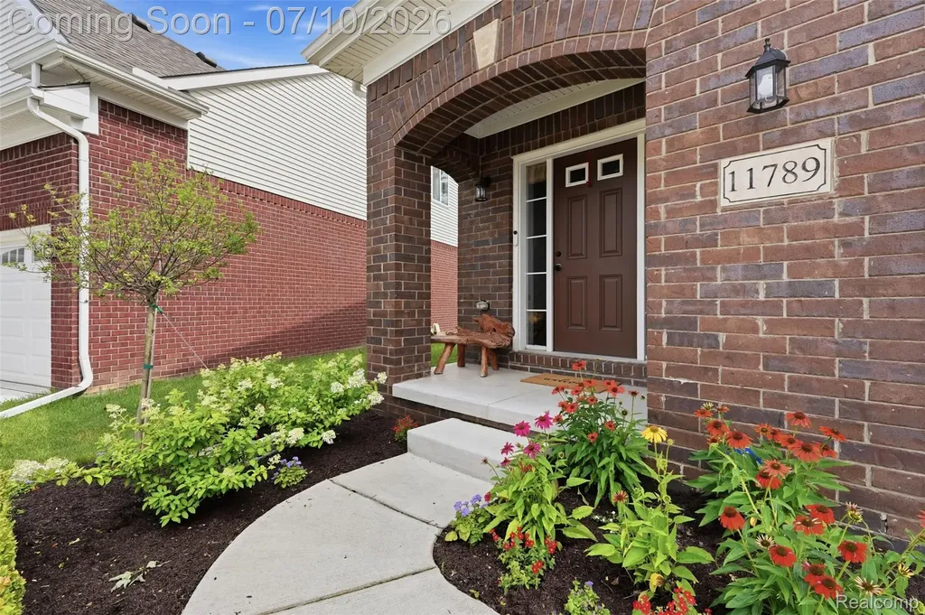 11789 Hines Place Drive Livonia City MI 48150