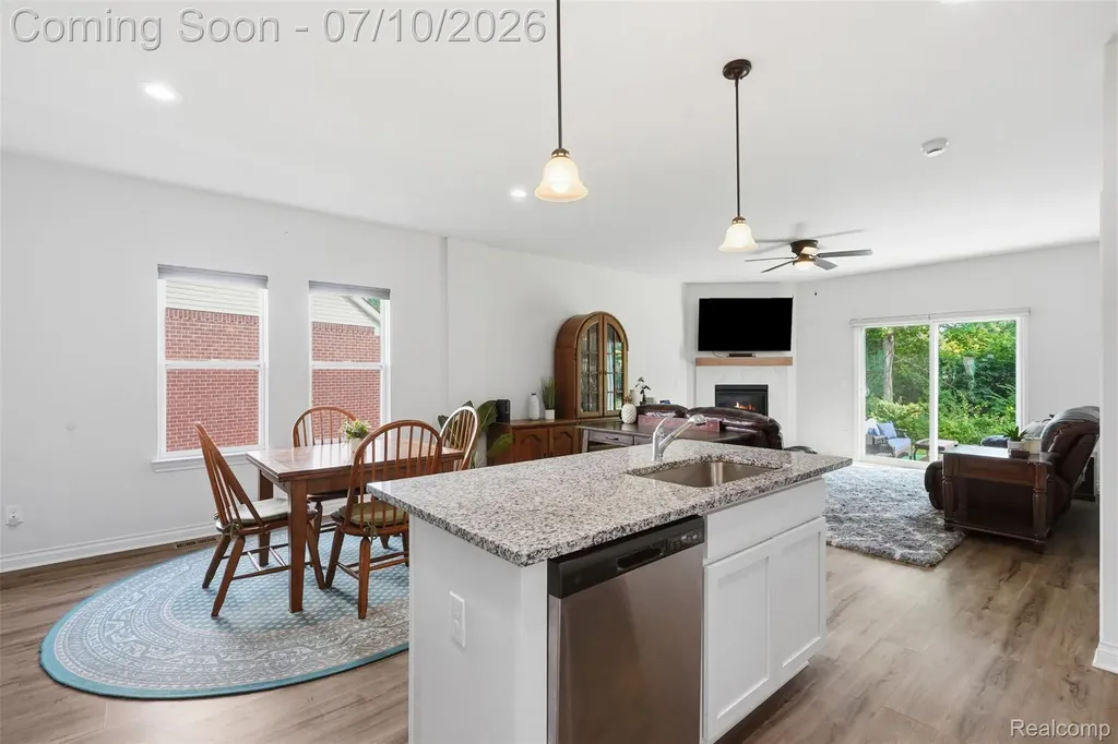11789 Hines Place Drive Livonia City MI 48150