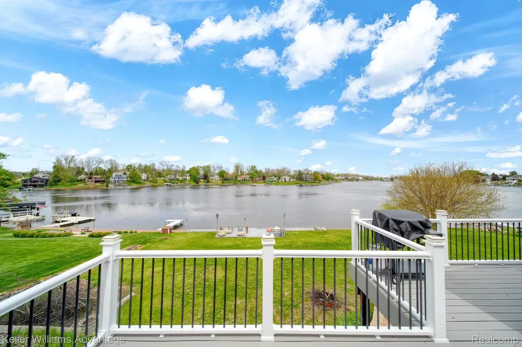 13980 Grandpoint Circle Somerset Township MI 49233