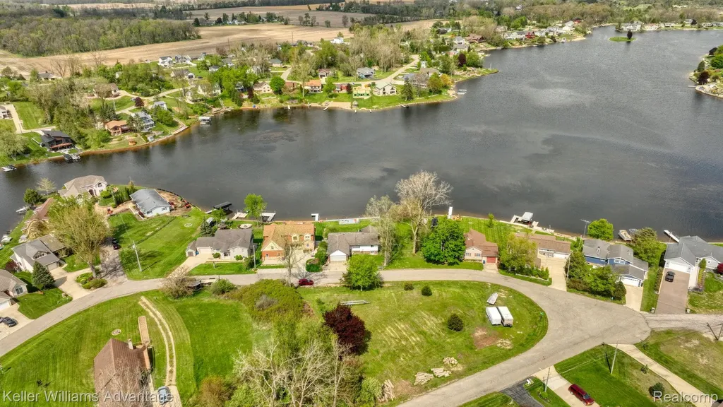 13980 Grandpoint Circle Somerset Township MI 49233