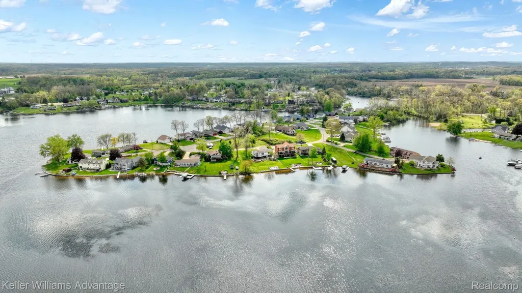 13980 Grandpoint Circle Somerset Township MI 49233