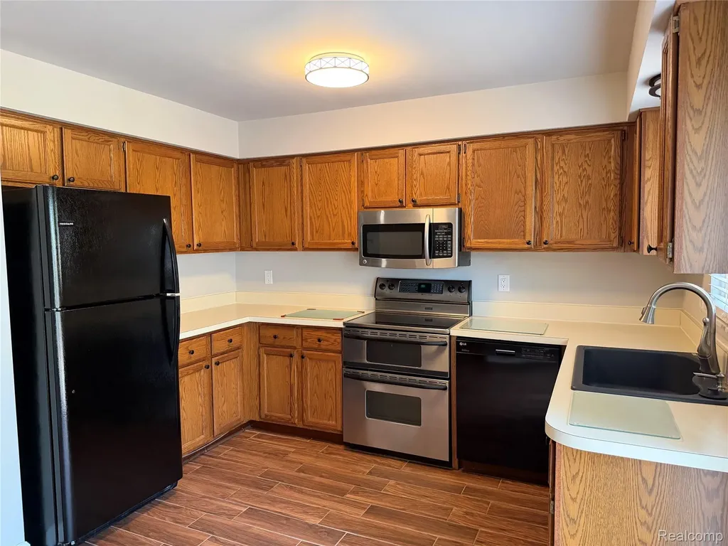 5220 W Utica Road Shelby Charter Township MI 48317