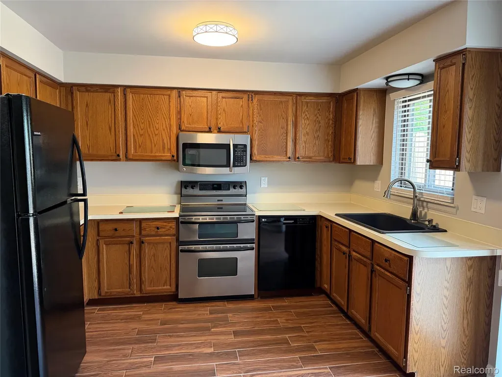5220 W Utica Road Shelby Charter Township MI 48317