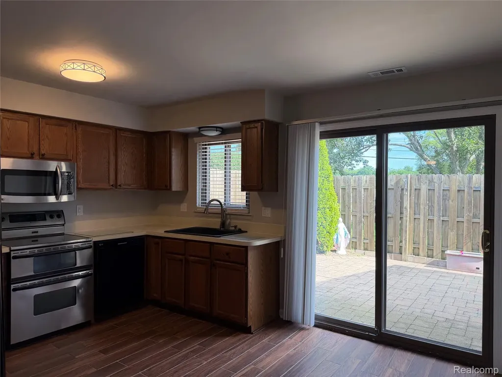 5220 W Utica Road Shelby Charter Township MI 48317
