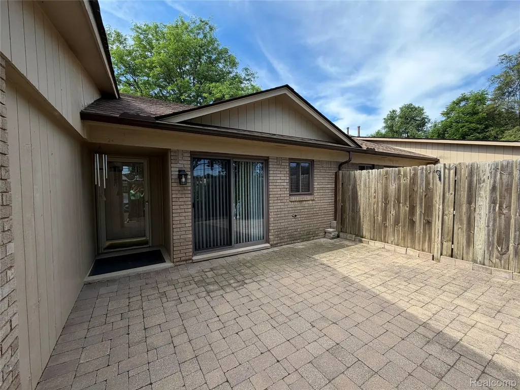 5220 W Utica Road Shelby Charter Township MI 48317