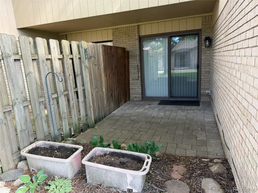 5220 W Utica Road Shelby Charter Township MI 48317