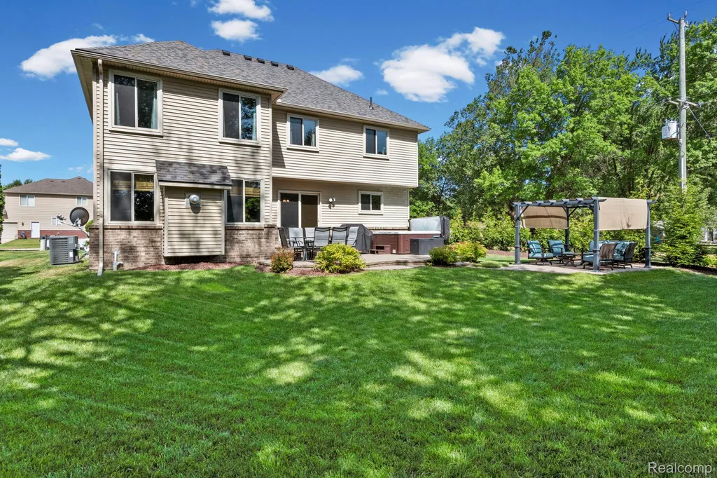 23003 Waterview Drive Huron Charter Township MI 48164