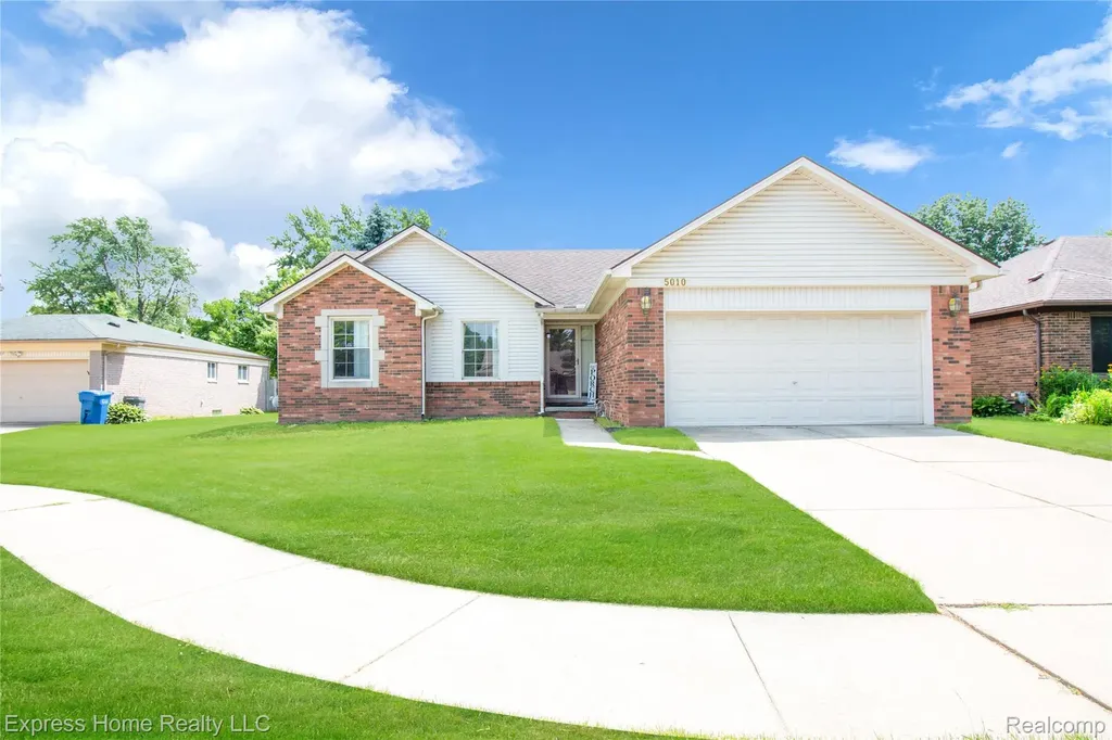 5010 Kelly Drive Warren City MI 48092