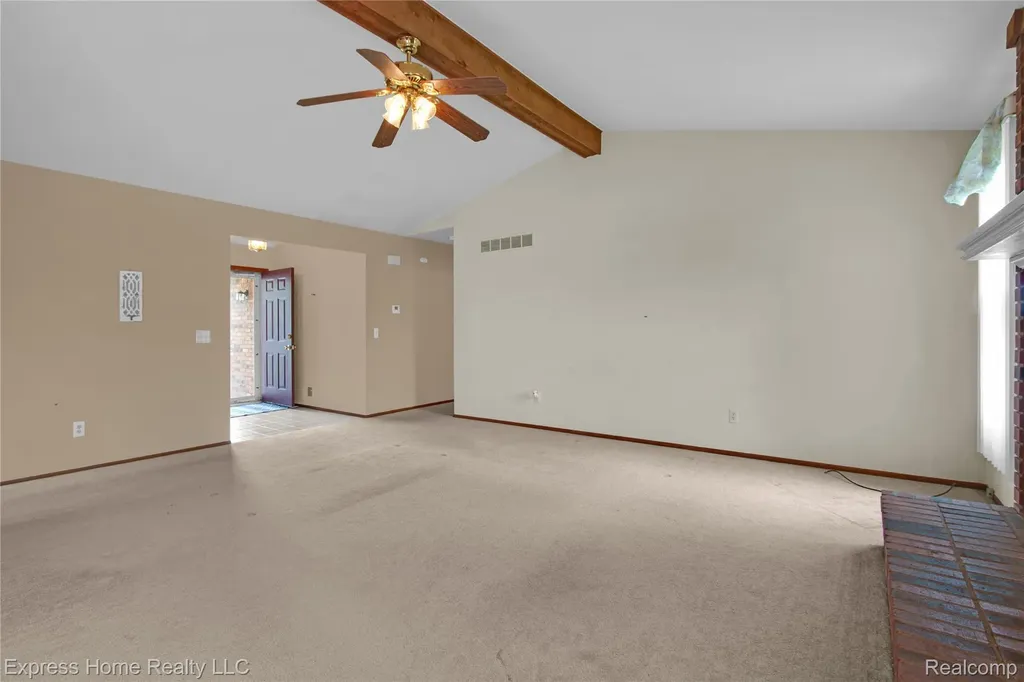 5010 Kelly Drive Warren City MI 48092