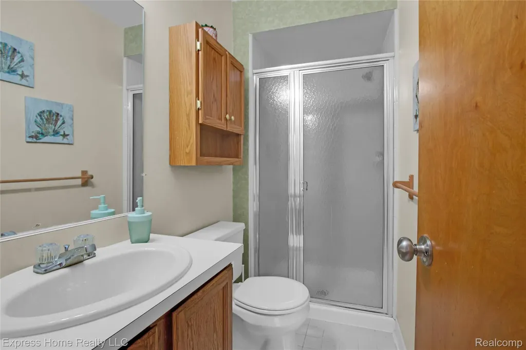 5010 Kelly Drive Warren City MI 48092