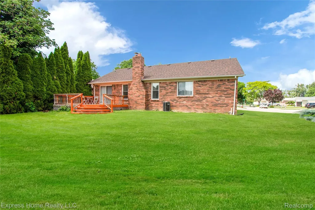 5010 Kelly Drive Warren City MI 48092