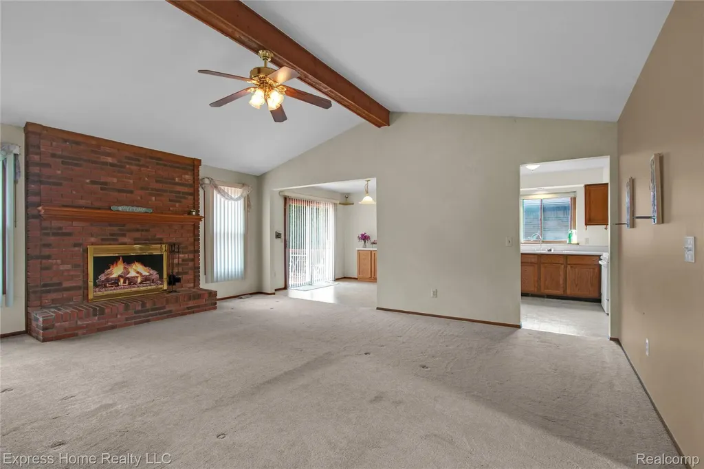5010 Kelly Drive Warren City MI 48092
