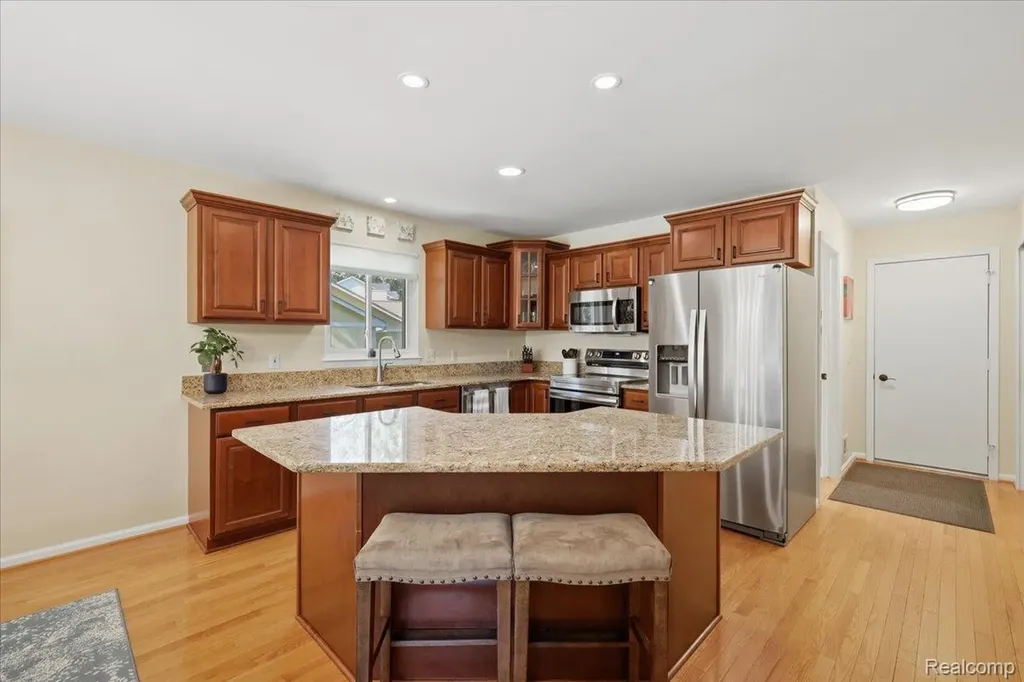 3180 Viking Drive Commerce Charter Township MI 48390