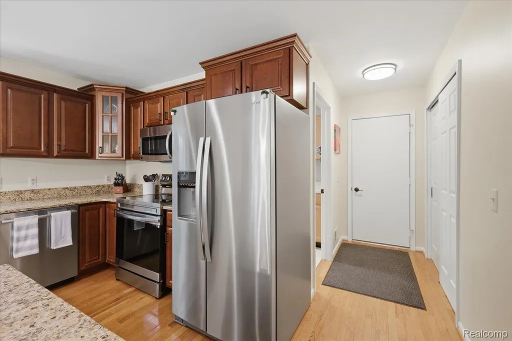 3180 Viking Drive Commerce Charter Township MI 48390