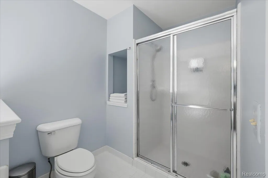 3180 Viking Drive Commerce Charter Township MI 48390