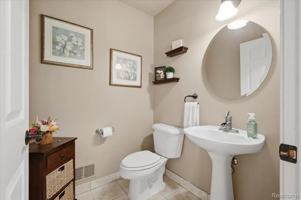 3180 Viking Drive Commerce Charter Township MI 48390