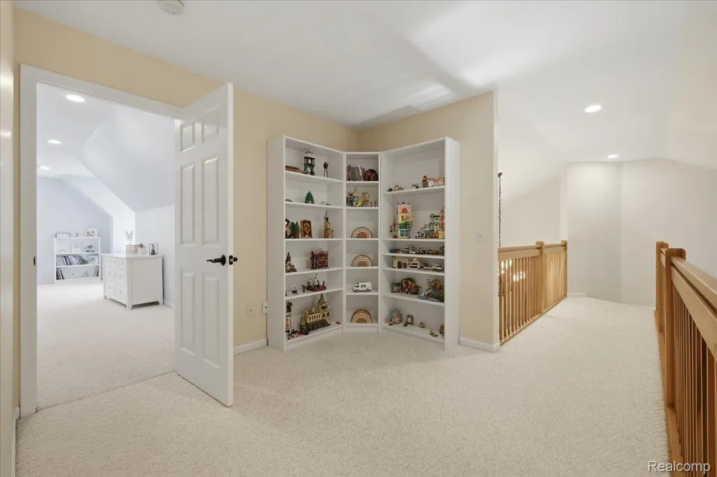 3180 Viking Drive Commerce Charter Township MI 48390