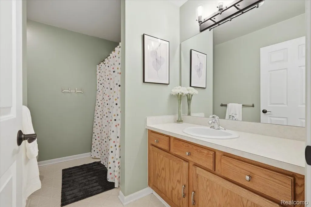 3180 Viking Drive Commerce Charter Township MI 48390