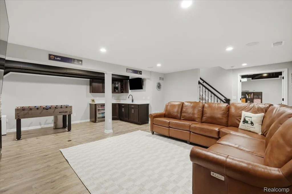 3180 Viking Drive Commerce Charter Township MI 48390