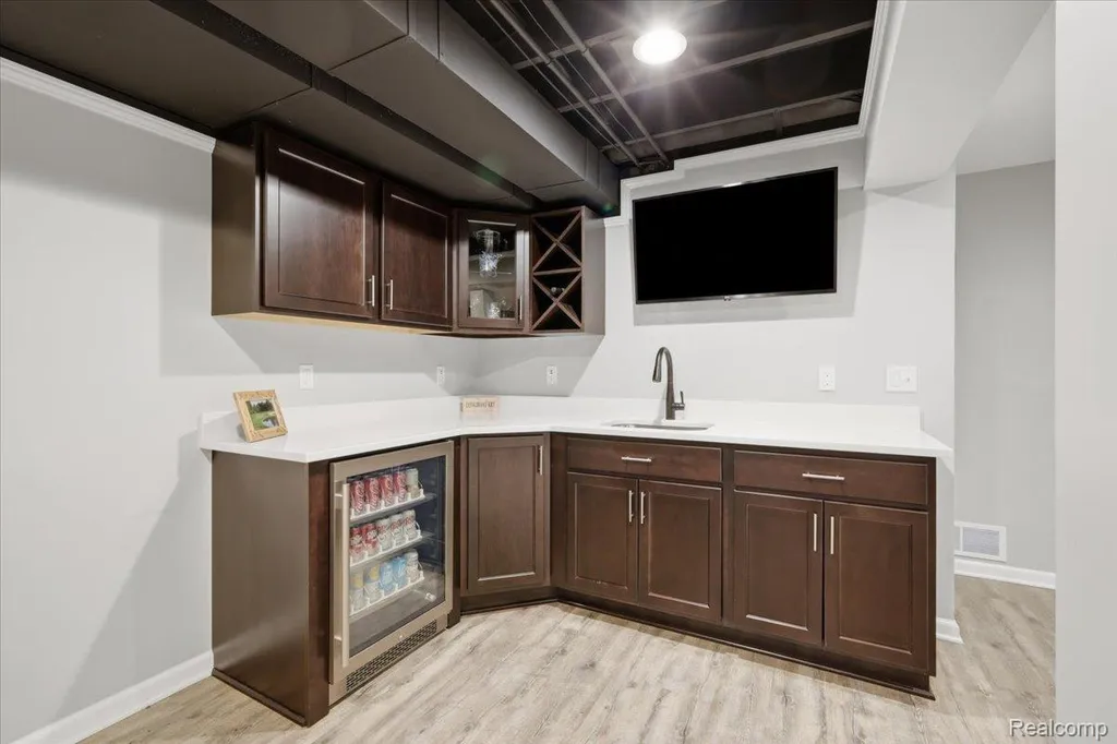3180 Viking Drive Commerce Charter Township MI 48390