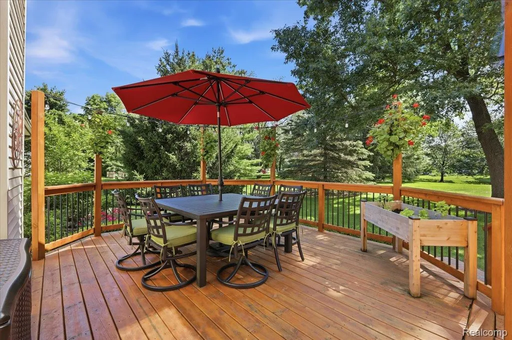 3180 Viking Drive Commerce Charter Township MI 48390