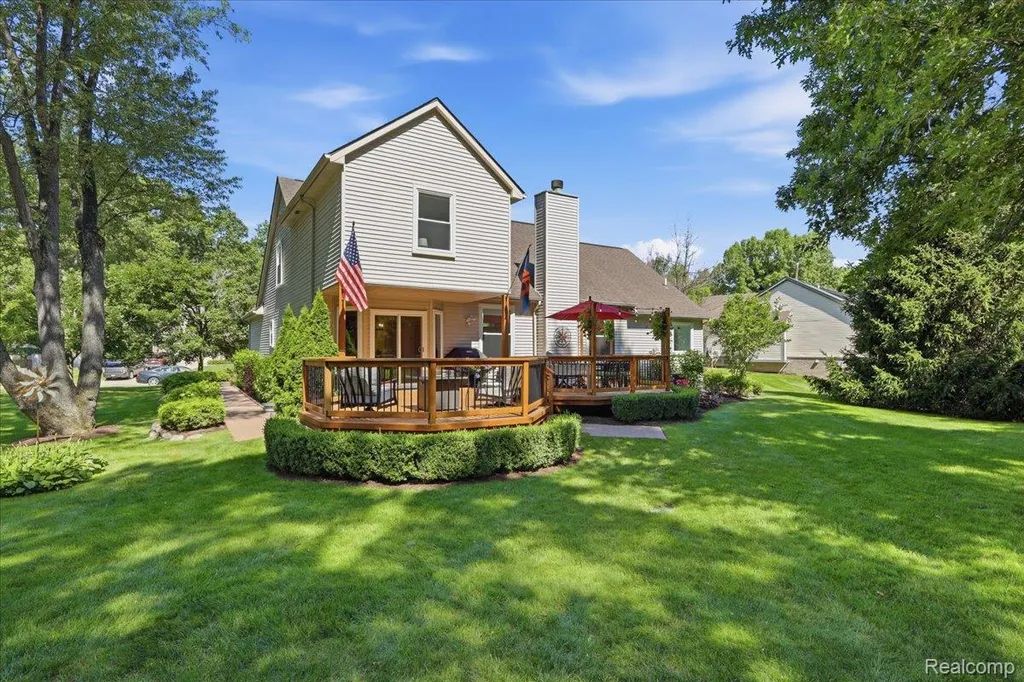 3180 Viking Drive Commerce Charter Township MI 48390