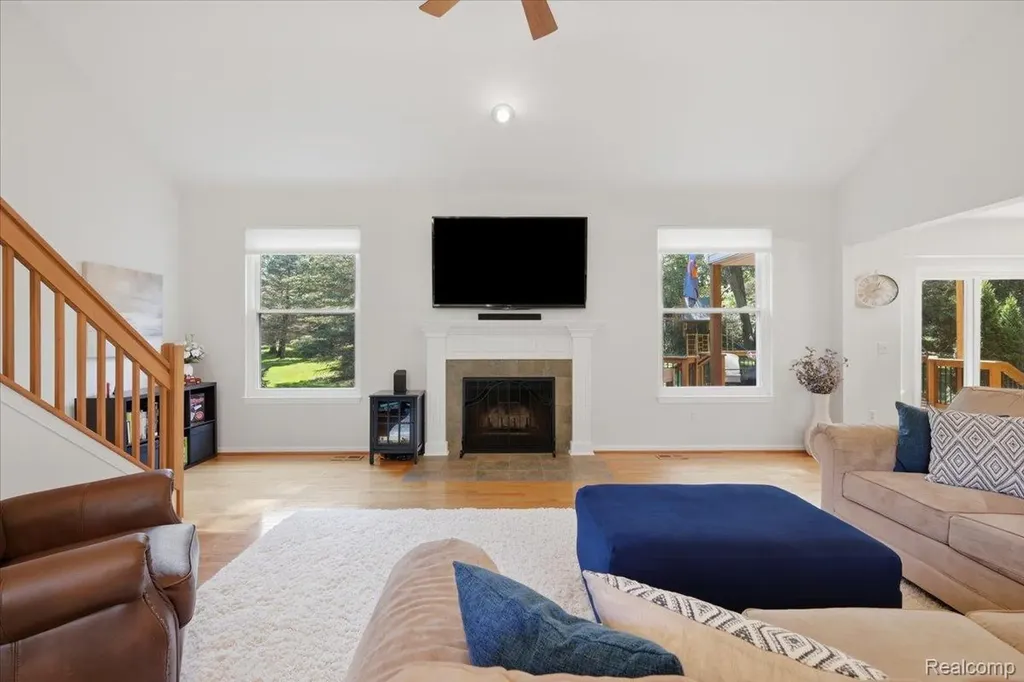 3180 Viking Drive Commerce Charter Township MI 48390