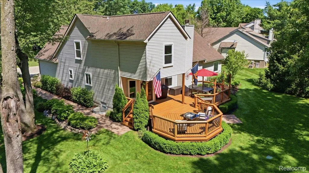 3180 Viking Drive Commerce Charter Township MI 48390