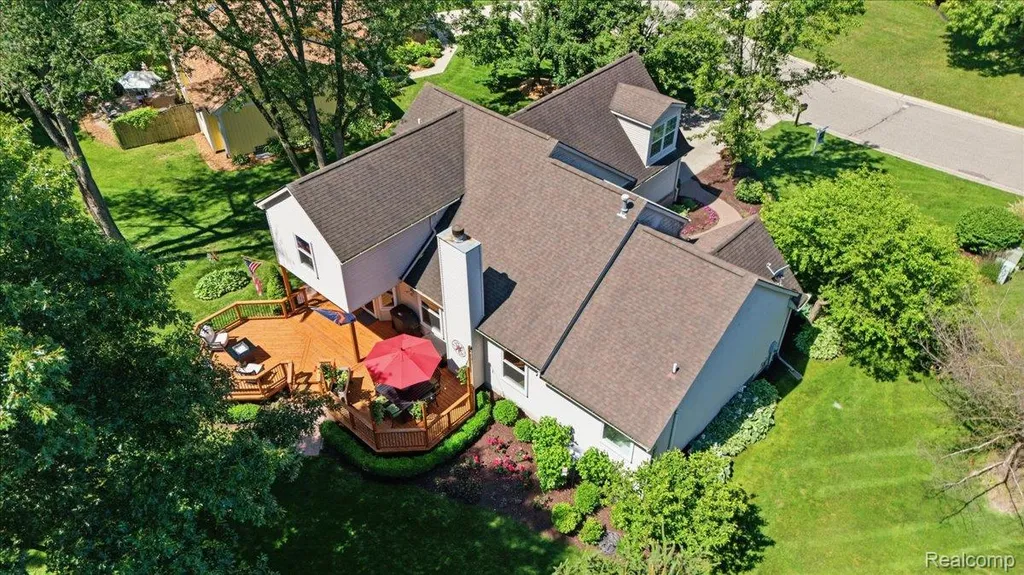 3180 Viking Drive Commerce Charter Township MI 48390