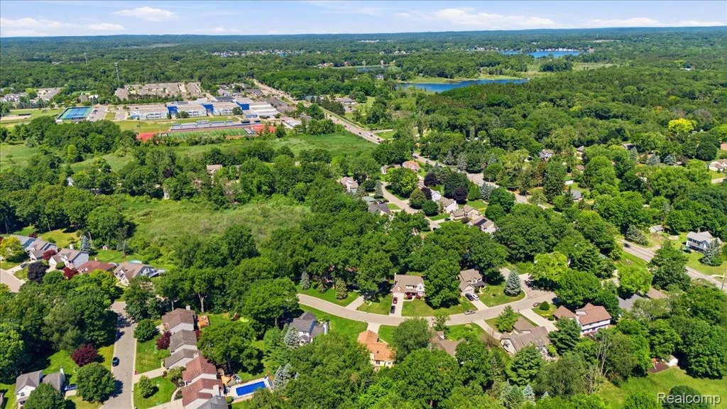 3180 Viking Drive Commerce Charter Township MI 48390