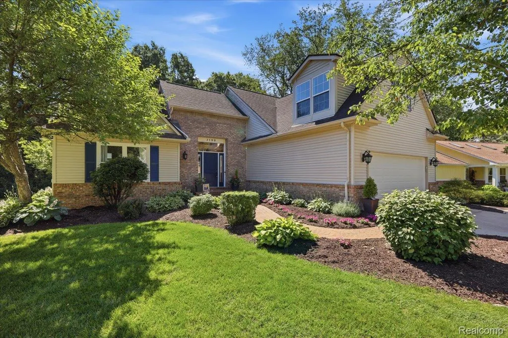 3180 Viking Drive Commerce Charter Township MI 48390