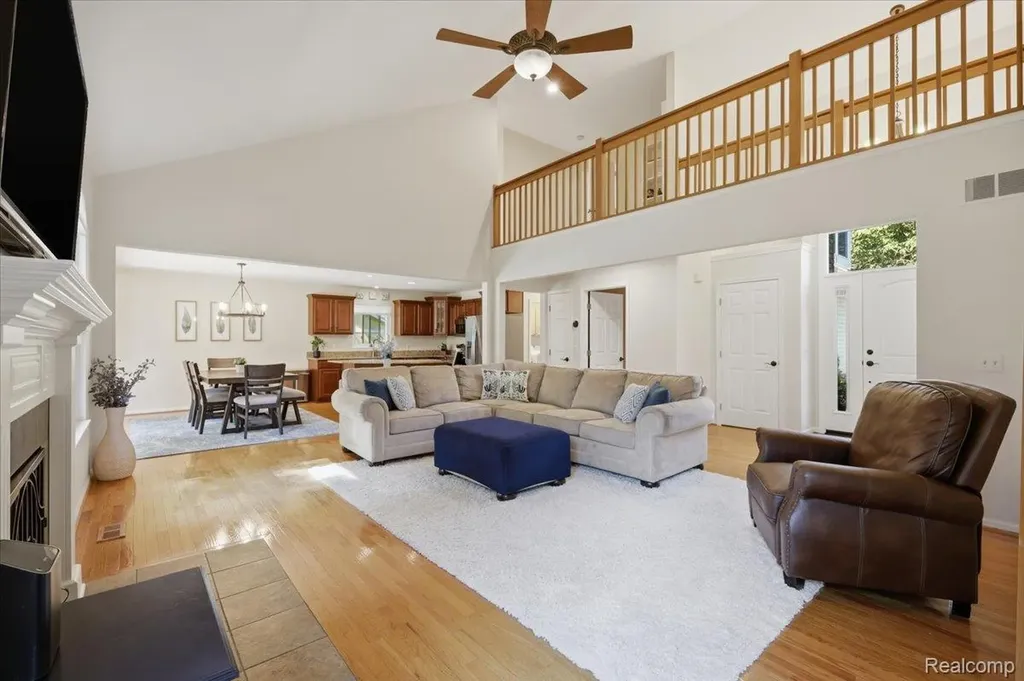 3180 Viking Drive Commerce Charter Township MI 48390