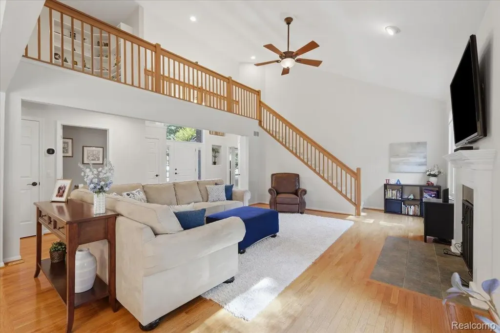 3180 Viking Drive Commerce Charter Township MI 48390
