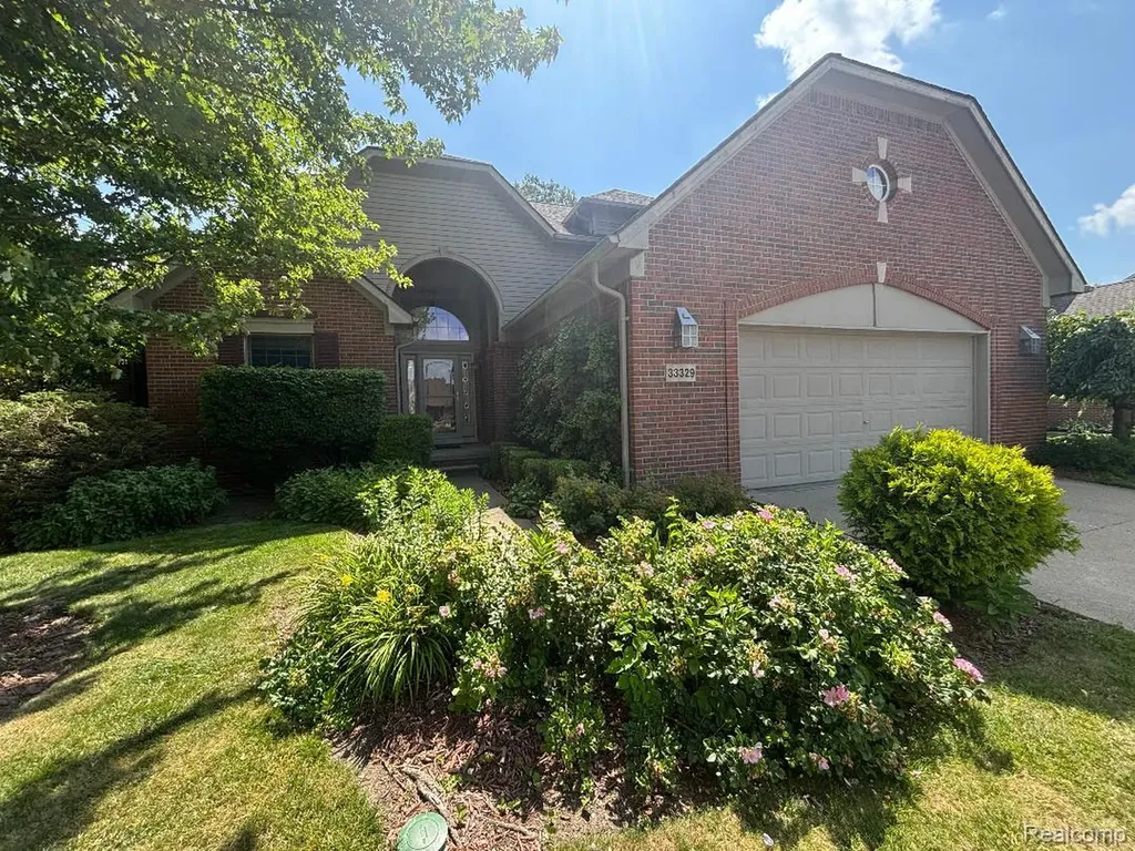 33329 Crooks Street Brownstown Charter Township MI 48173