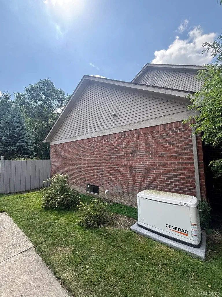 33329 Crooks Street Brownstown Charter Township MI 48173