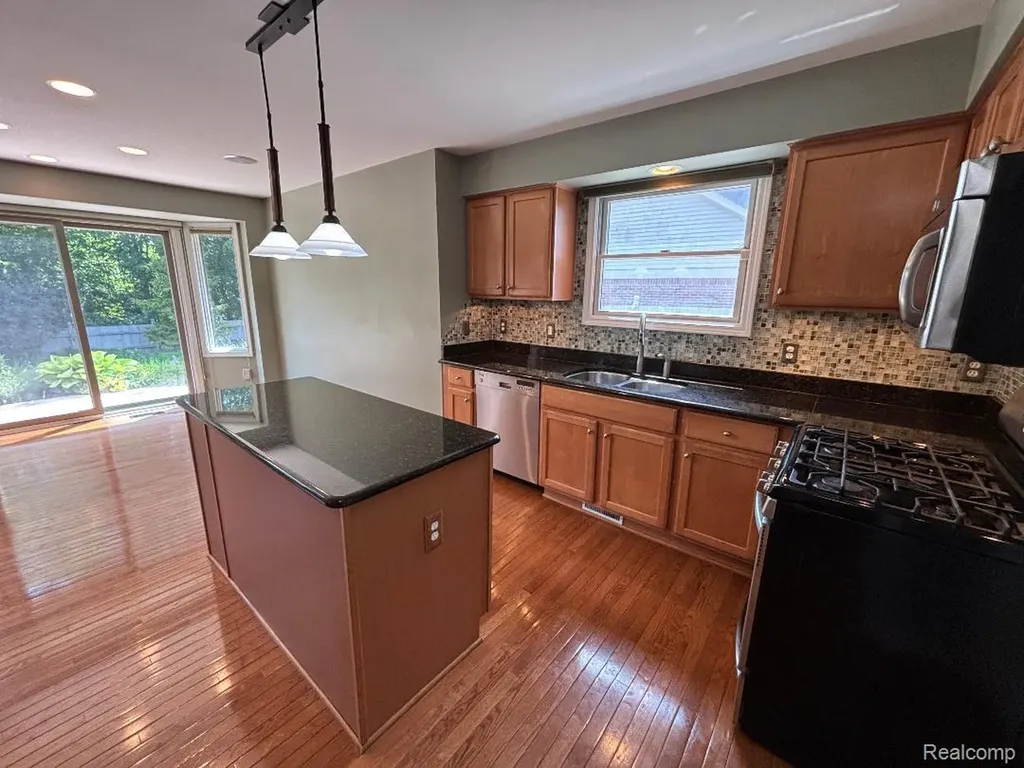33329 Crooks Street Brownstown Charter Township MI 48173