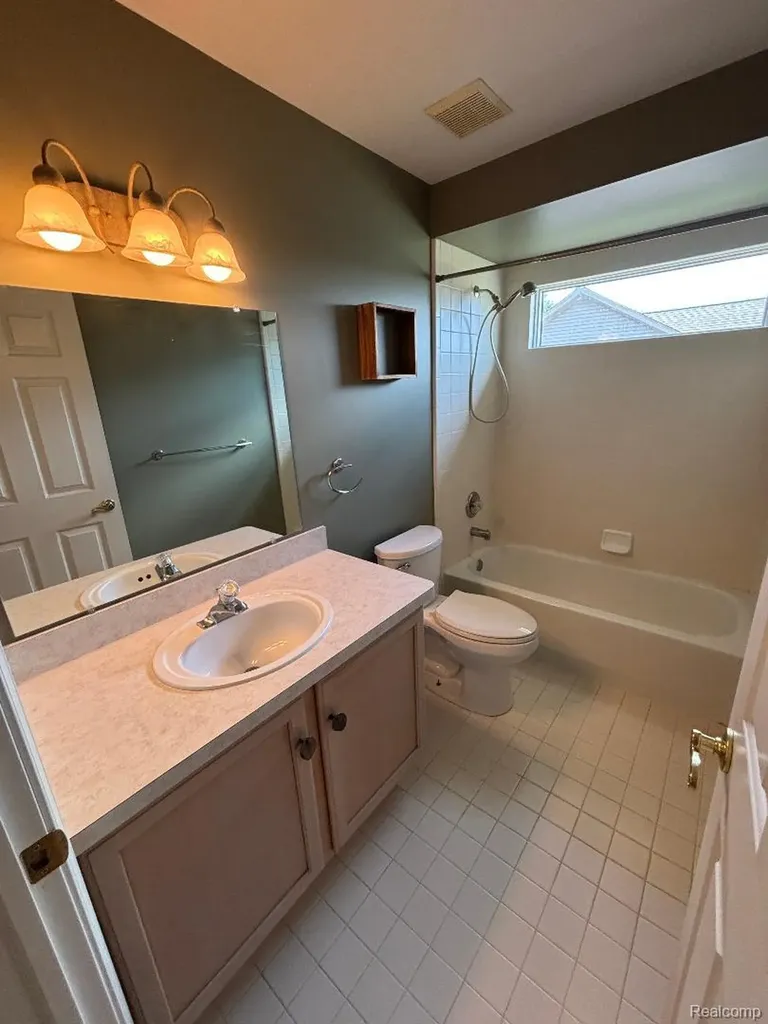 33329 Crooks Street Brownstown Charter Township MI 48173
