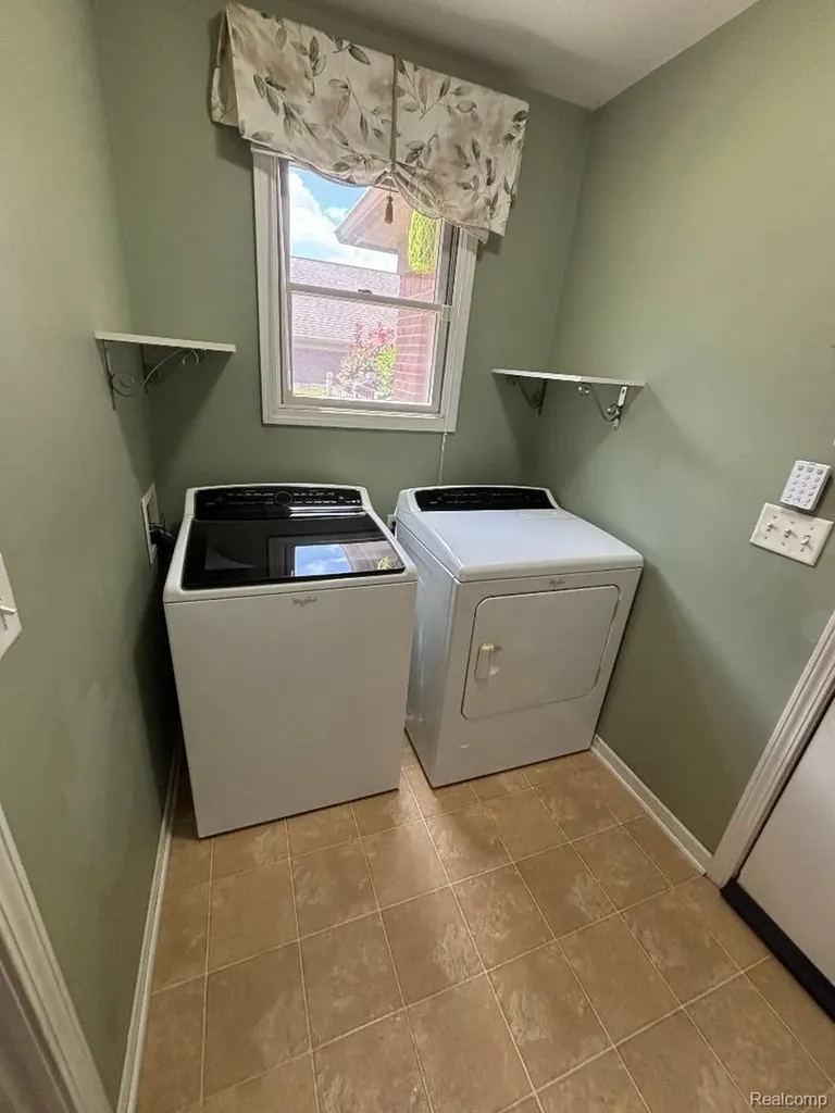33329 Crooks Street Brownstown Charter Township MI 48173