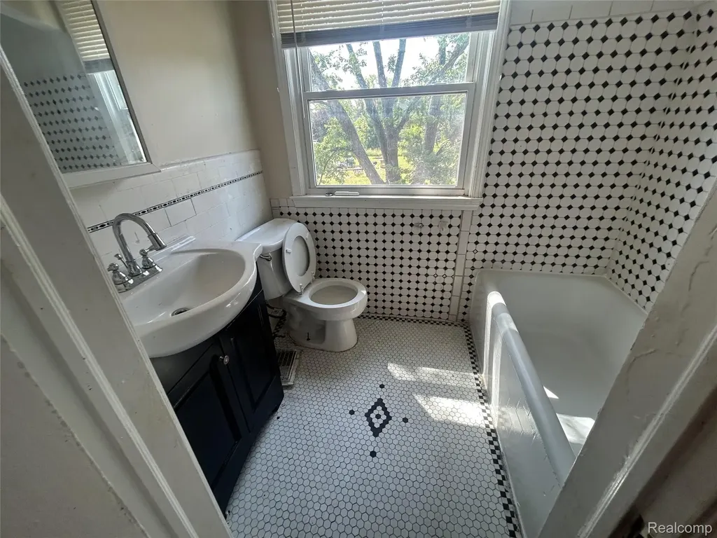 13067 Wade Street Detroit City MI 48213