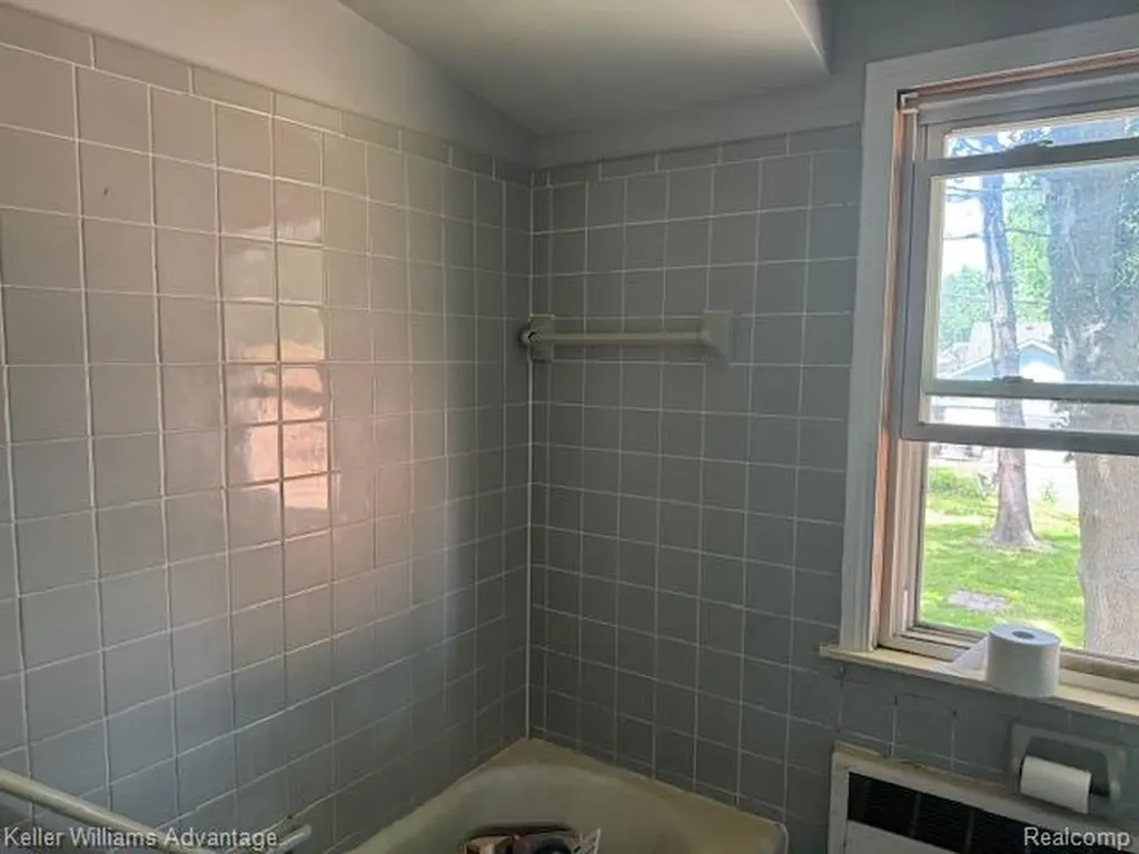 23037 Rausch Avenue Eastpointe City MI 48021