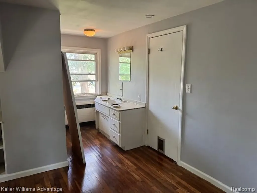 23037 Rausch Avenue Eastpointe City MI 48021