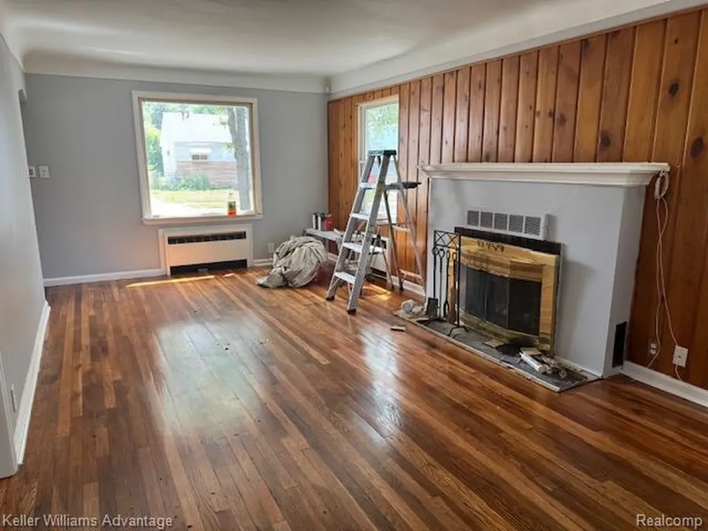 23037 Rausch Avenue Eastpointe City MI 48021