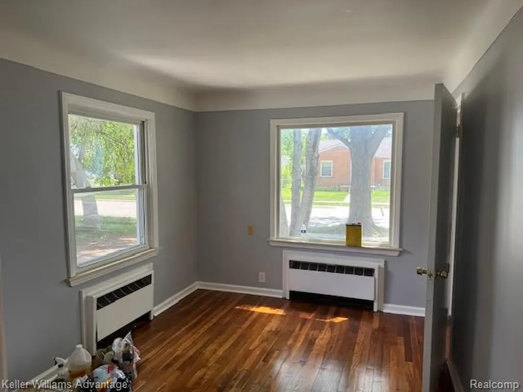 23037 Rausch Avenue Eastpointe City MI 48021