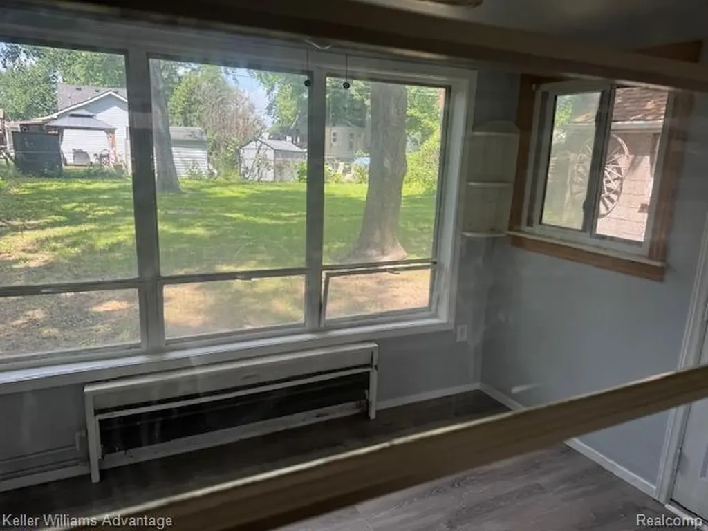 23037 Rausch Avenue Eastpointe City MI 48021