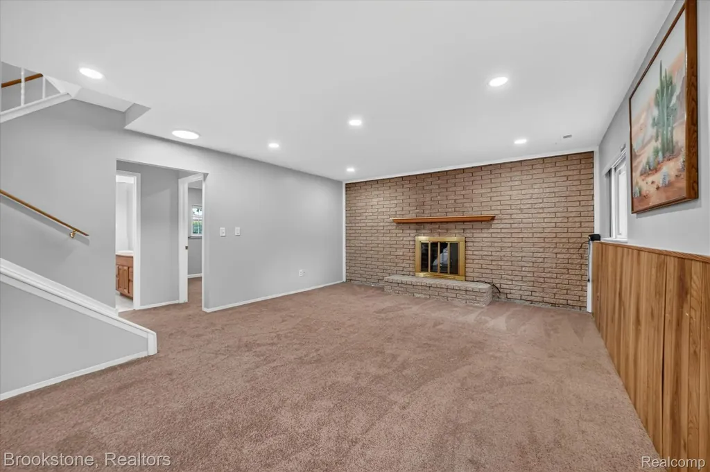 39795 Waldorf Drive Clinton Charter Township MI 48038