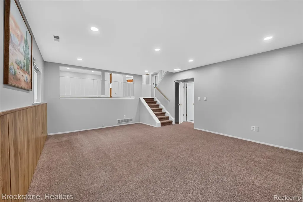 39795 Waldorf Drive Clinton Charter Township MI 48038