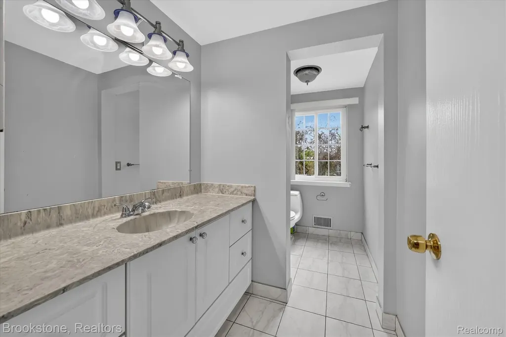 39795 Waldorf Drive Clinton Charter Township MI 48038