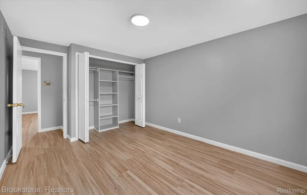 39795 Waldorf Drive Clinton Charter Township MI 48038