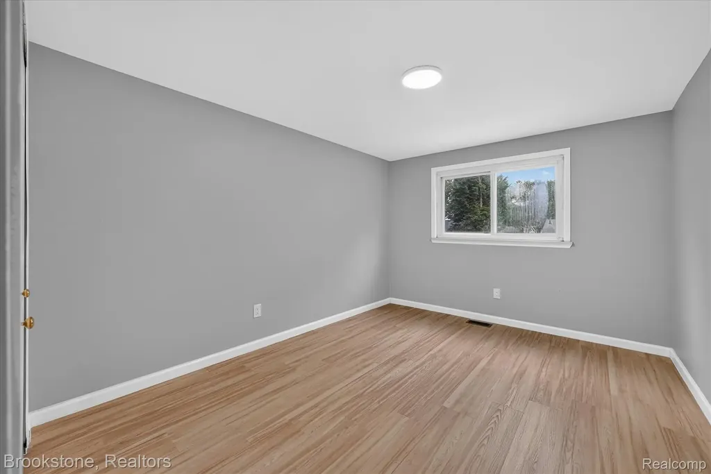 39795 Waldorf Drive Clinton Charter Township MI 48038